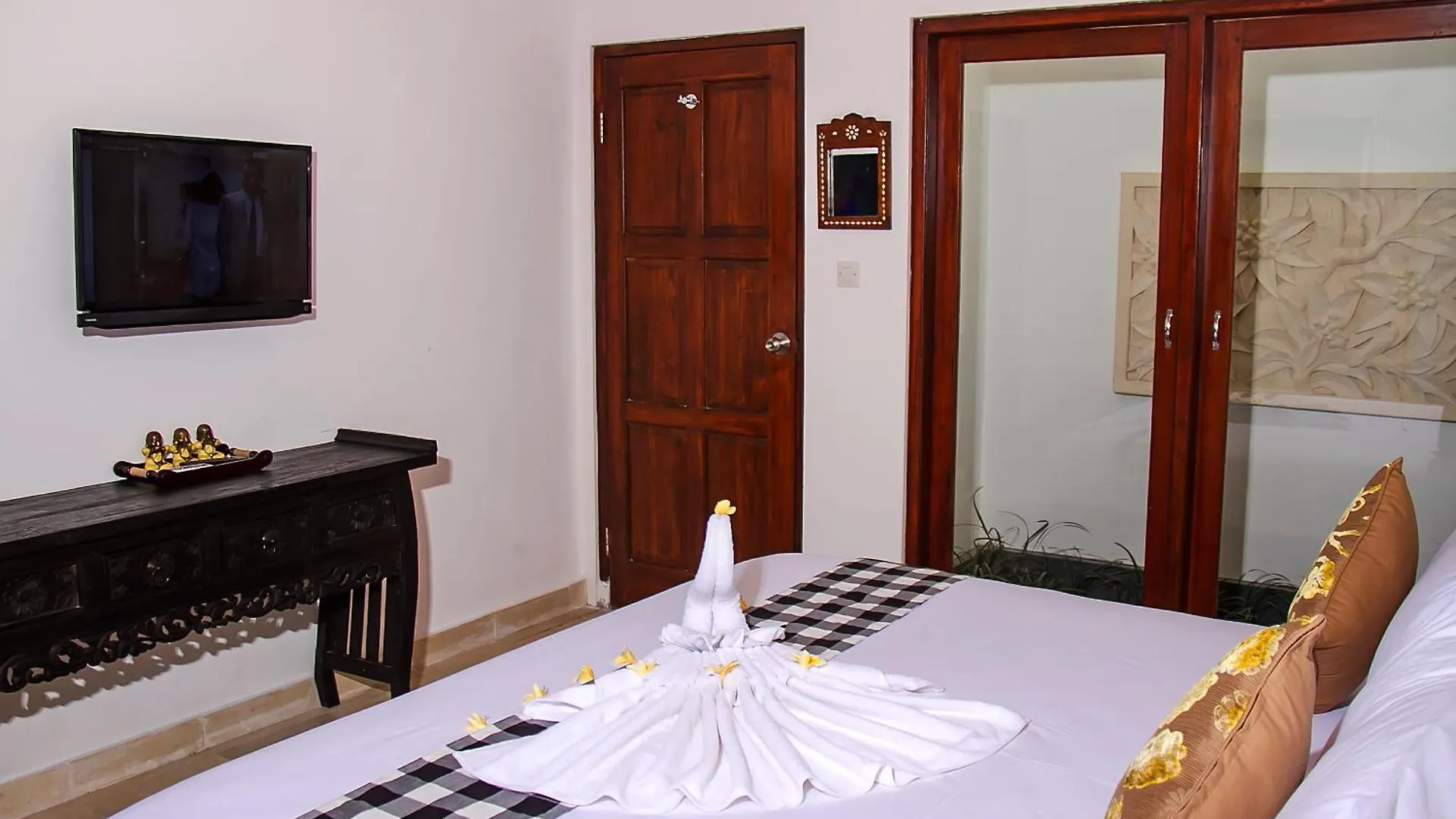 Villa Gardenia - 6 Bedrooms With Pool In Seminyak